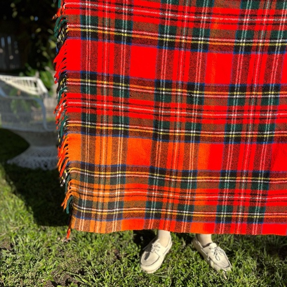Vintage Red Tartan Plaid Wool Blend Throw Blanket Fringe Cottagecore, Farmhouse - Picture 6 of 6